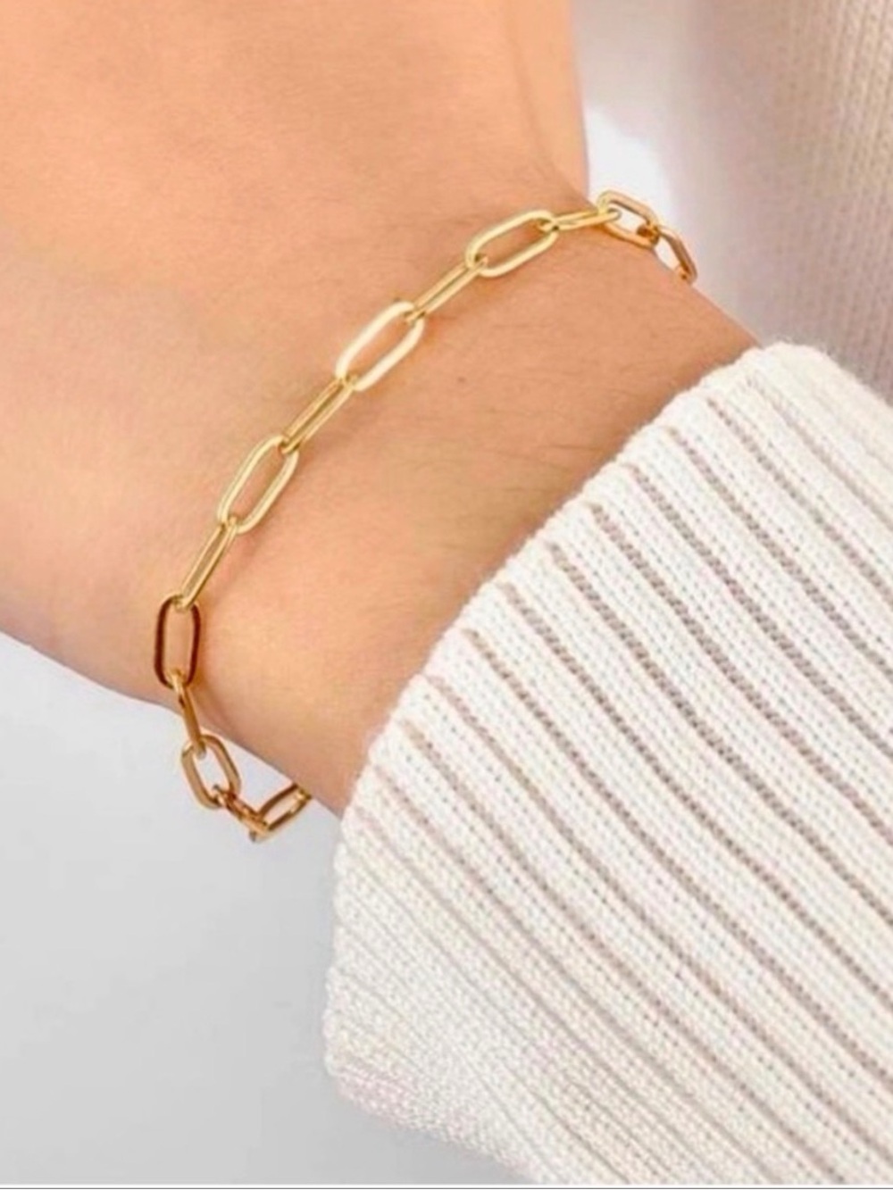 Minimal Gold Paperclip Bracelet for Women - Picture 7 of 7